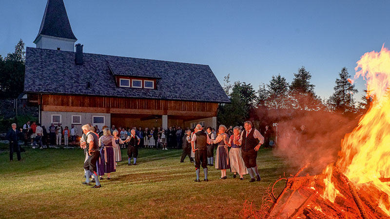 brt_buch_wolfsberg_800x450_04 Brauchtumsfest mit Tanz in Wolfsberg.