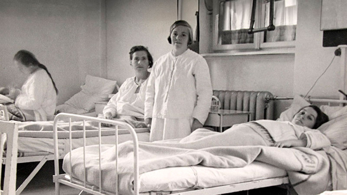 Historisches Foto. Patientinnen im LKH Villach.